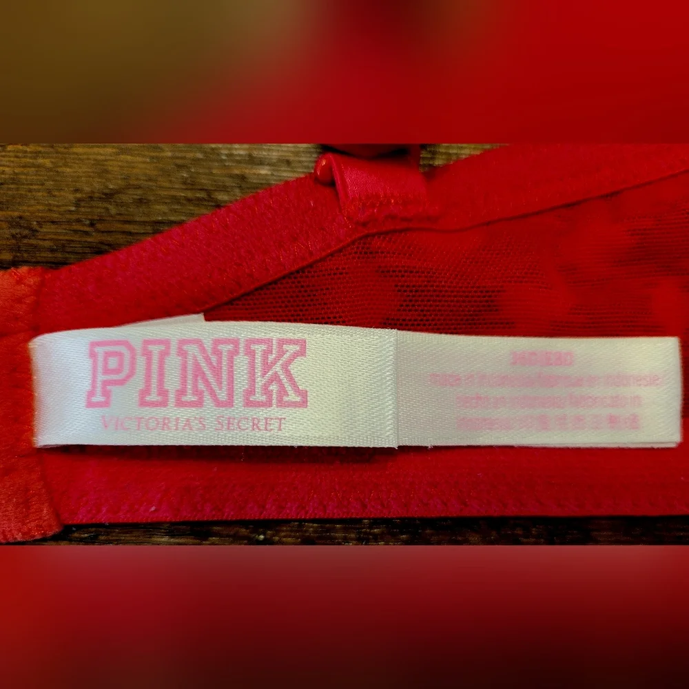 Victoria's Secret Pink Christmas Bra Free Pantie With Purchase - Picture 4 of 6